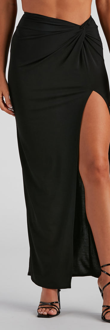 Summer Fling Twist Slit Maxi Skirt provides a stylish start to creating your best summer outfits of the season with on-trend details for 2023!