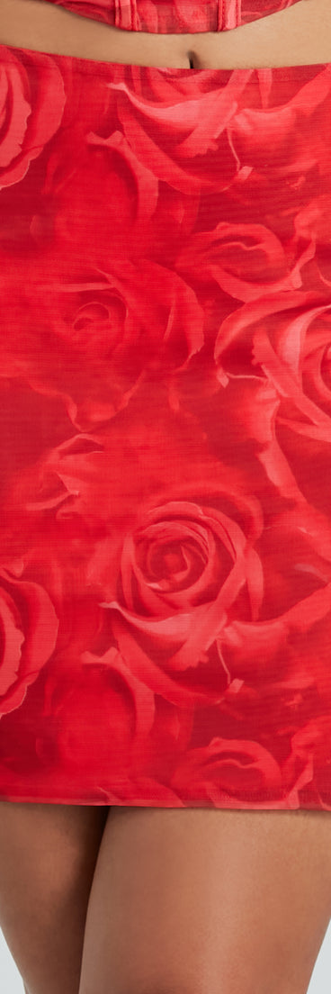 The mini skirt length on the Romantic Ways Rose Mesh Mini Skirt adds a sultry detail to your going-out outfits or everyday looks.