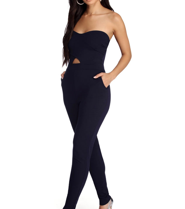Miss Independent Sleeveless Jumpsuit will help you dress the part in stylish holiday party attire, an outfit for a New Year’s Eve party, & dressy or cocktail attire for any event.