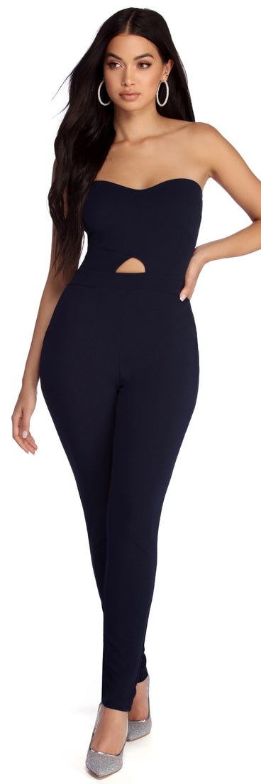 Miss Independent Sleeveless Jumpsuit is the perfect Homecoming look pick with on-trend details to make the 2023 HOCO dance your most memorable event yet!