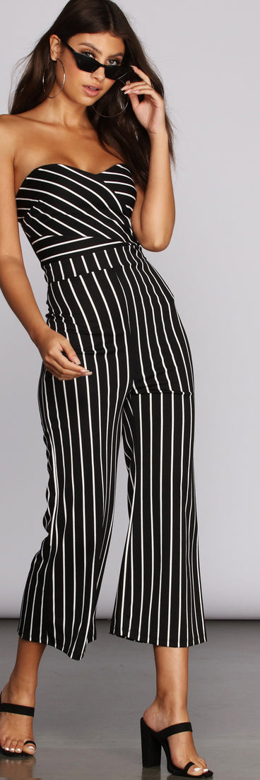 Hands On Deck Jumpsuit will help you dress the part in stylish holiday party attire, an outfit for a New Year’s Eve party, & dressy or cocktail attire for any event.