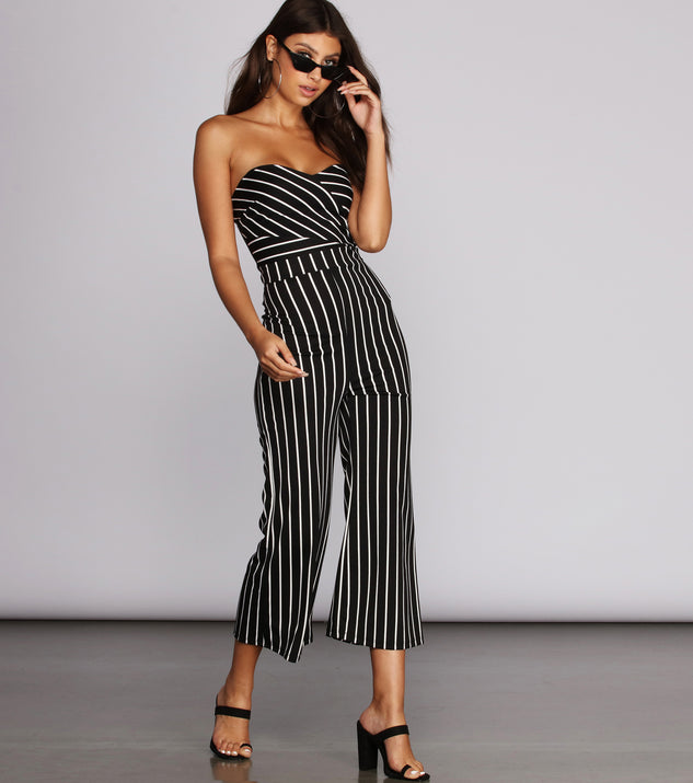 Hands On Deck Jumpsuit will help you dress the part in stylish holiday party attire, an outfit for a New Year’s Eve party, & dressy or cocktail attire for any event.