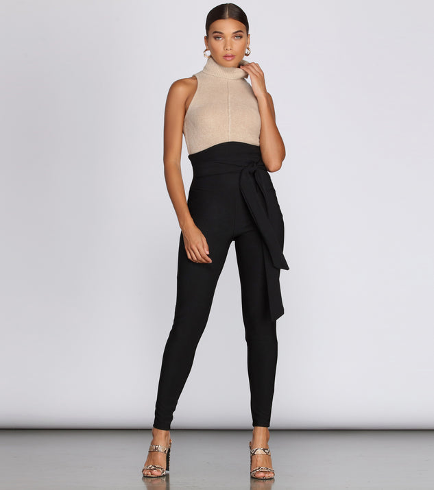 On High Tie Waist Pants will help you dress the part in stylish holiday party attire, an outfit for a New Year’s Eve party, & dressy or cocktail attire for any event.
