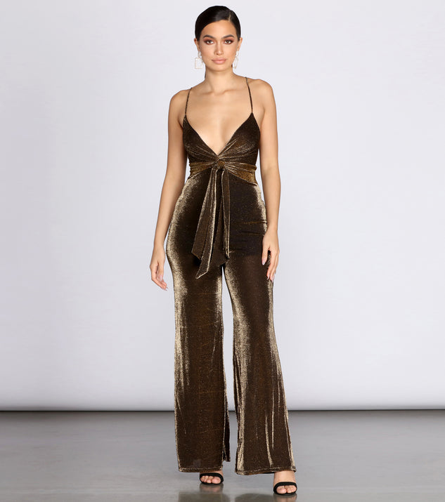 Golden Hour Jumpsuit will help you dress the part in stylish holiday party attire, an outfit for a New Year’s Eve party, & dressy or cocktail attire for any event.
