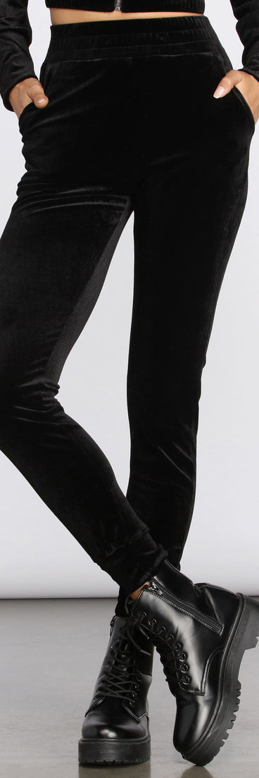 You’ll look stunning in the Lounge Around Velour Pants when paired with its matching separate to create a glam clothing set perfect for a New Year’s Eve Party Outfit or Holiday Outfit for any event!