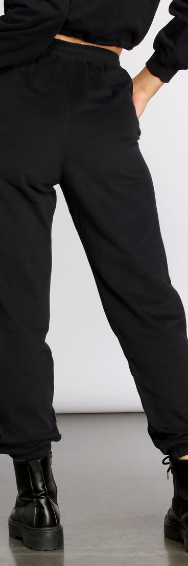 Comfy Vibes Knit Joggers provides a stylish start to creating your best summer outfits of the season with on-trend details for 2023!