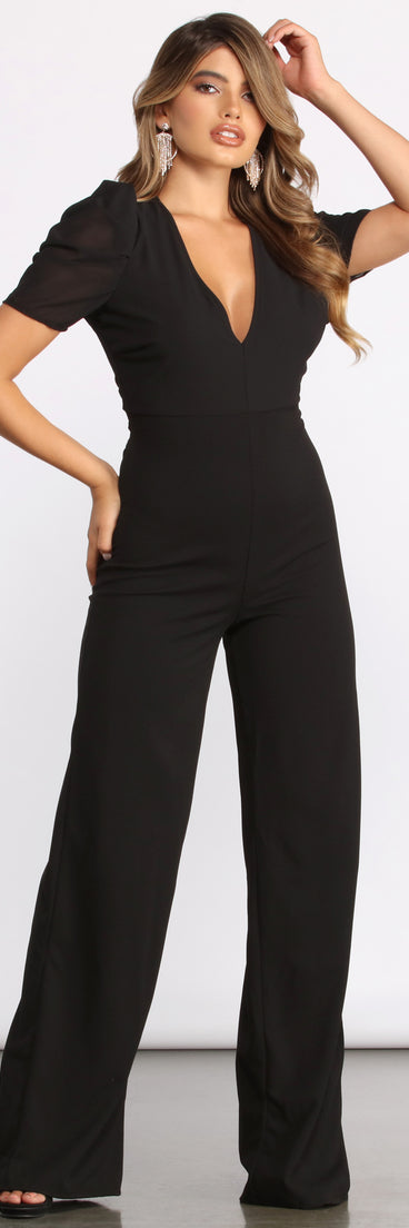 Plunging V Neck Puff Sleeve Jumpsuit will help you dress the part in stylish holiday party attire, an outfit for a New Year’s Eve party, & dressy or cocktail attire for any event.
