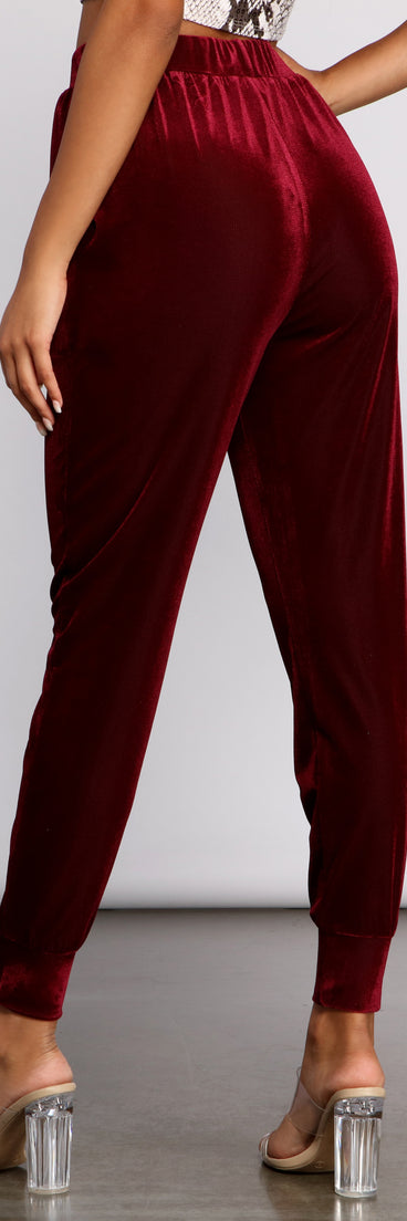 High Waist Luxe Velvet Pants provides a stylish start to creating your best summer outfits of the season with on-trend details for 2023!
