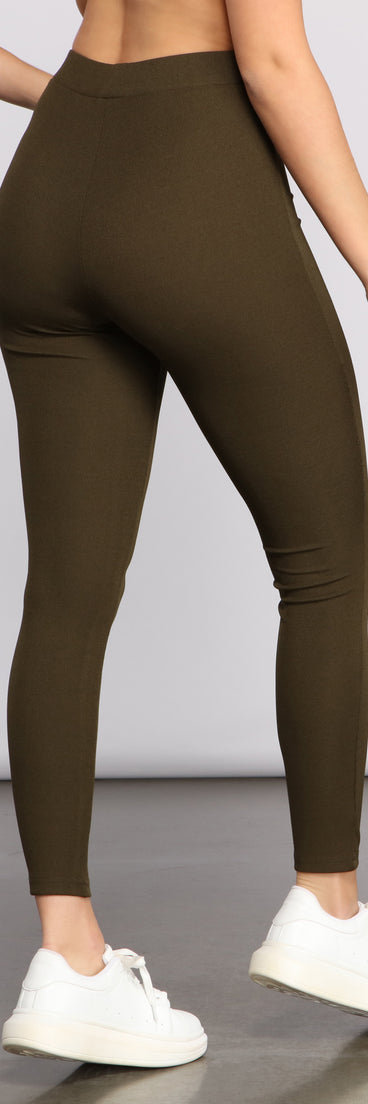 So Snatched High Waist Leggings provides a stylish start to creating your best summer outfits of the season with on-trend details for 2023!