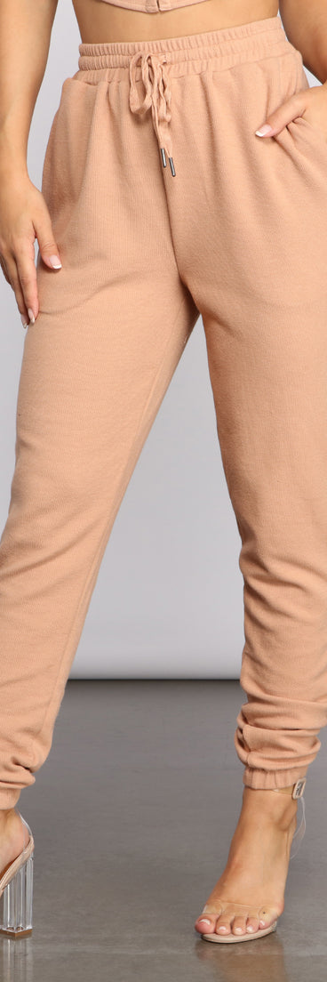 Casually Slay Ribbed Knit Joggers provides a stylish start to creating your best summer outfits of the season with on-trend details for 2023!