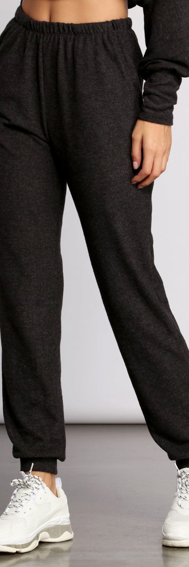 Keepin' Knit Basic Joggers provides a stylish start to creating your best summer outfits of the season with on-trend details for 2023!