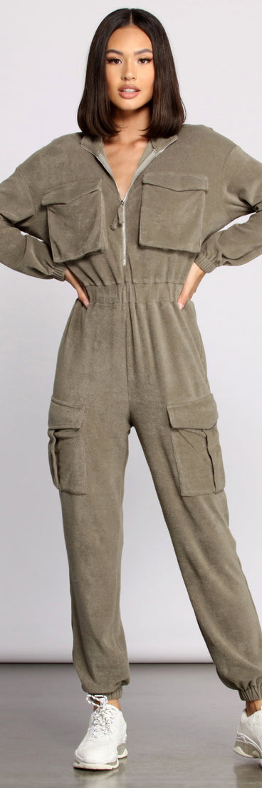 Zipped and Trendy Cargo Jumpsuit provides a stylish start to creating your best summer outfits of the season with on-trend details for 2023!