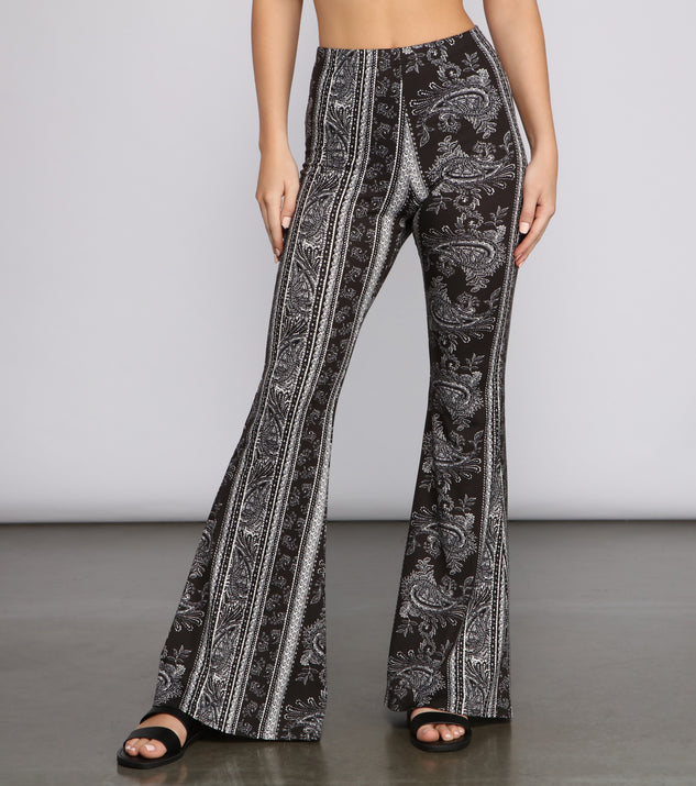 Wanderlust Beauty Flared Pants is a trendy pick to create 2023 festival outfits, festival dresses, outfits for concerts or raves, and complete your best party outfits!