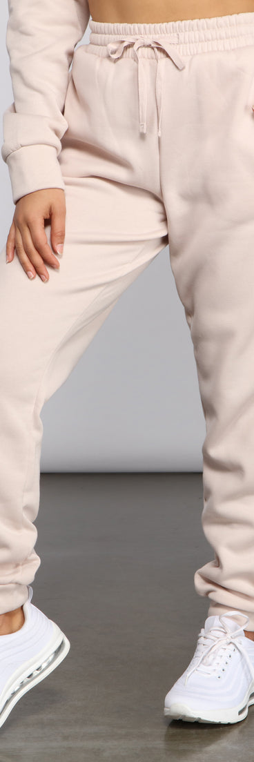Back To Basics High Waist Joggers provides a stylish start to creating your best summer outfits of the season with on-trend details for 2023!