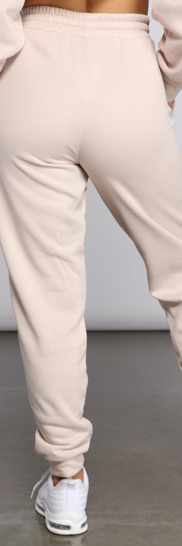 Back To Basics High Waist Joggers provides a stylish start to creating your best summer outfits of the season with on-trend details for 2023!