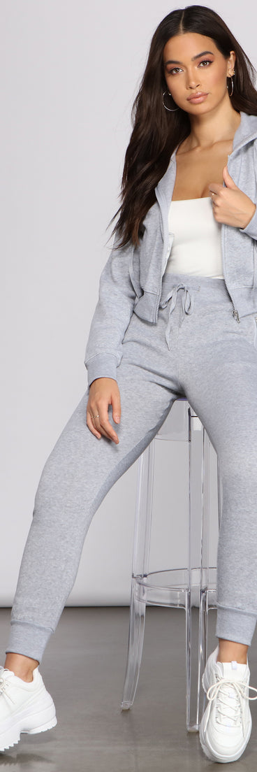 Cute And Casual Basic Joggers provides a stylish start to creating your best summer outfits of the season with on-trend details for 2023!