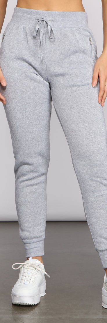 Cute And Casual Basic Joggers provides a stylish start to creating your best summer outfits of the season with on-trend details for 2023!