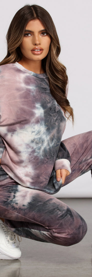 Colorfully Chic Tie Dye Joggers provides a stylish start to creating your best summer outfits of the season with on-trend details for 2023!