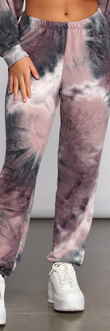 Colorfully Chic Tie Dye Joggers provides a stylish start to creating your best summer outfits of the season with on-trend details for 2023!