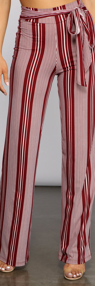 Sassy Striped Wide-Leg Pants provides a stylish start to creating your best summer outfits of the season with on-trend details for 2023!