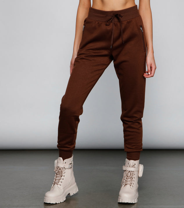 Back To Basics Knit Joggers provides a stylish start to creating your best summer outfits of the season with on-trend details for 2023!