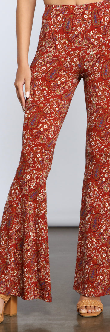 Paisley Chic High Waist Pants provides a stylish start to creating your best summer outfits of the season with on-trend details for 2023!