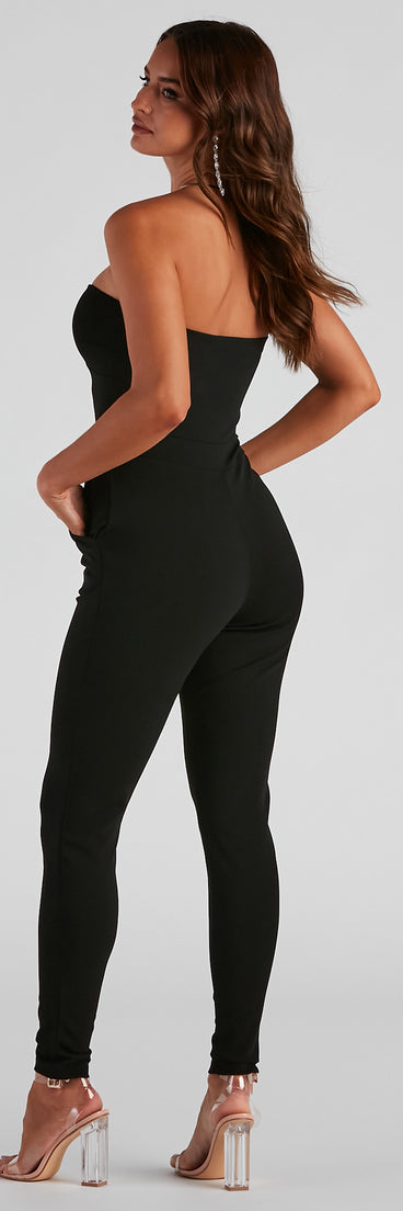 Chic Sophistication Sleeveless Tapered Jumpsuit provides a stylish start to creating your best summer outfits of the season with on-trend details for 2023!