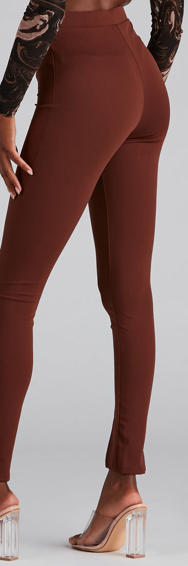 Trendy Split Hem High-Rise Pants provides a stylish start to creating your best summer outfits of the season with on-trend details for 2023!