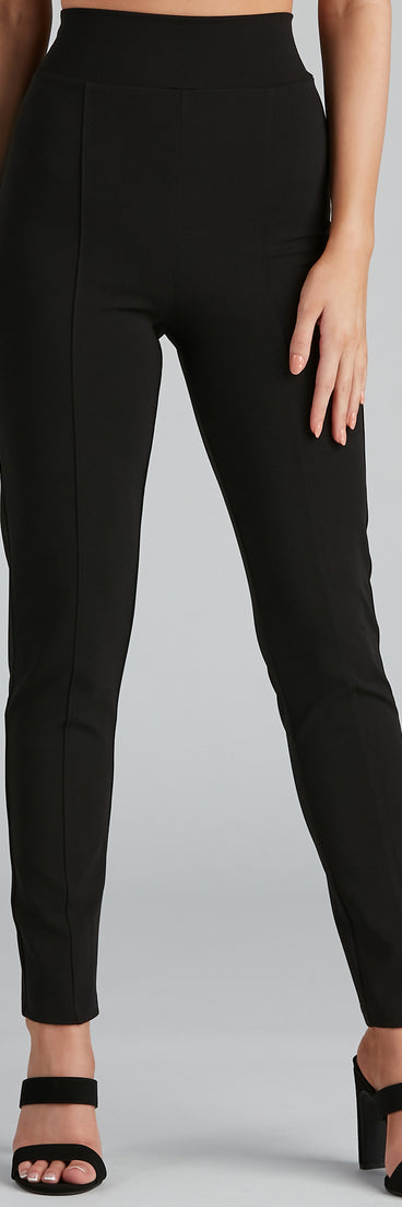 Making Moves High-Rise Tapered Pants provides a stylish start to creating your best summer outfits of the season with on-trend details for 2023!