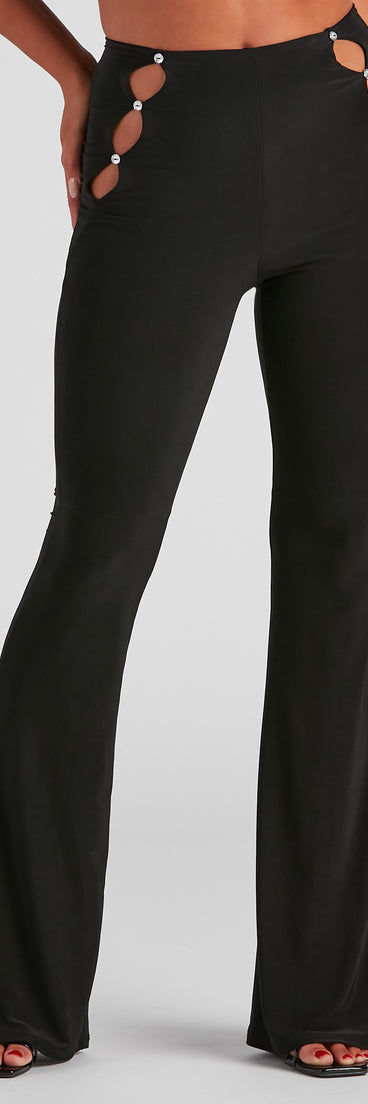 Hidden Gem High Rise Flare Pants provides a stylish start to creating your best summer outfits of the season with on-trend details for 2023!