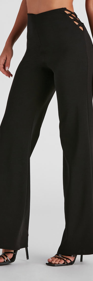 Eyes Up Here Crepe Lace-Up Pants provides a stylish start to creating your best summer outfits of the season with on-trend details for 2023!