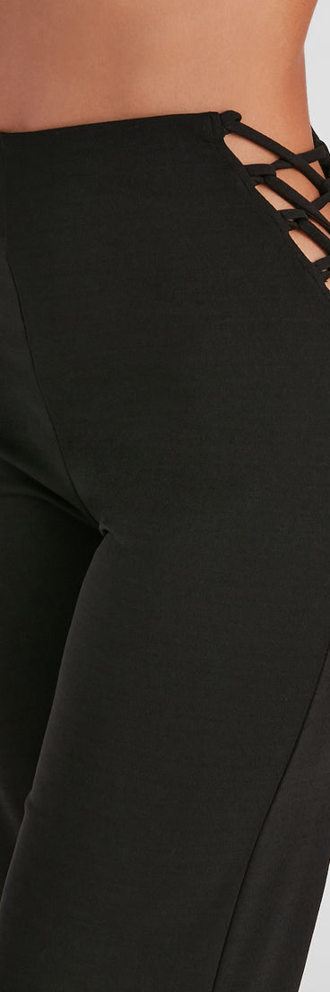 Eyes Up Here Crepe Lace-Up Pants provides a stylish start to creating your best summer outfits of the season with on-trend details for 2023!