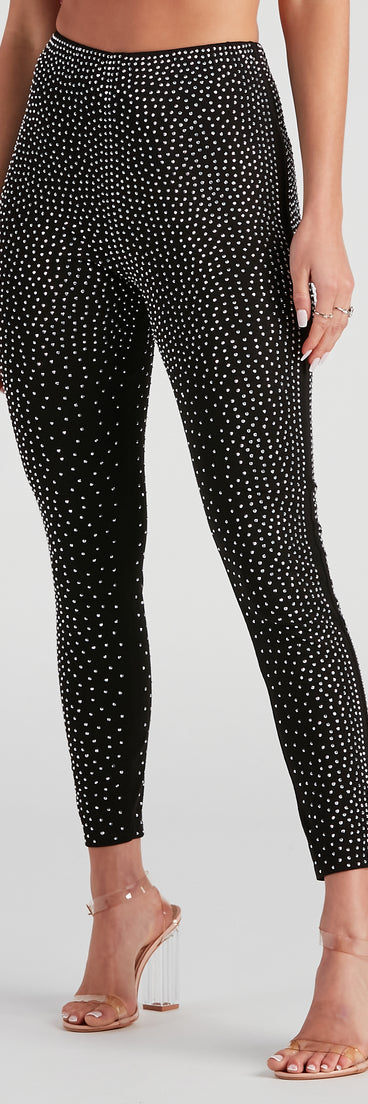On The Dance Floor Rhinestone Leggings provides a stylish start to creating your best summer outfits of the season with on-trend details for 2023!