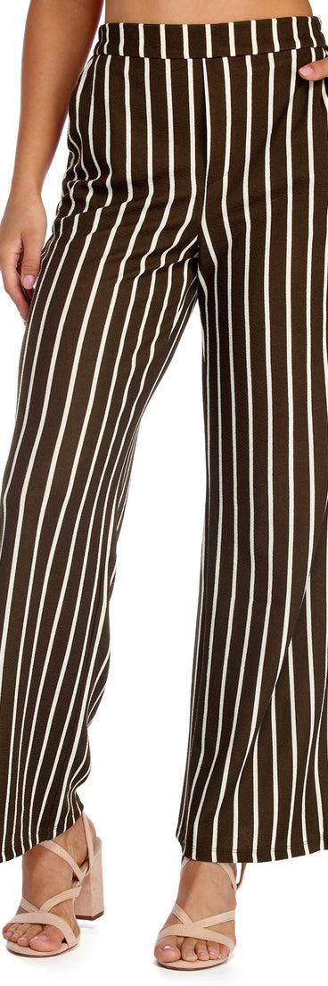 You’ll look stunning in the You See Stripe Through Me Pants when paired with its matching separate to create a glam clothing set perfect for parties, date nights, concert outfits, back-to-school attire, or for any summer event!
