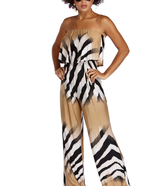 Disco Queen Striped Jumpsuit will help you dress the part in stylish holiday party attire, an outfit for a New Year’s Eve party, & dressy or cocktail attire for any event.