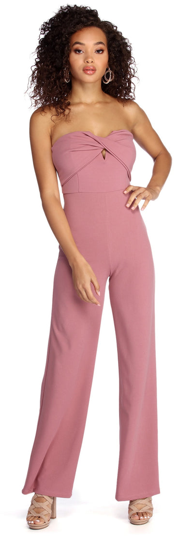 Twist Front Strapless Jumpsuit will help you dress the part in stylish holiday party attire, an outfit for a New Year’s Eve party, & dressy or cocktail attire for any event.