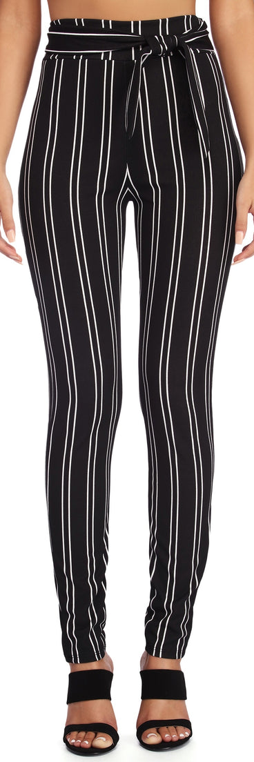 With fun and flirty details, Tied In Pinstripes Pants shows off your unique style for a trendy outfit for the summer season!