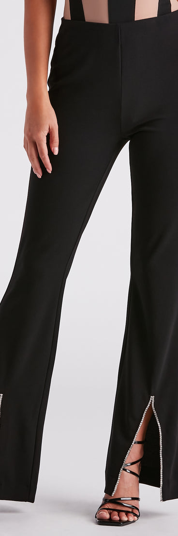 Serious Sparkle Rhinestone Trim Pants provides a stylish start to creating your best summer outfits of the season with on-trend details for 2023!