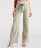 Workwear Chic Paperbag Wide-Leg Pants provides a stylish start to creating your best summer outfits of the season with on-trend details for 2023!