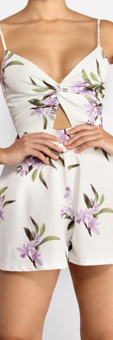 Summer Fling Floral Romper provides a stylish start to creating your best summer outfits of the season with on-trend details for 2023!