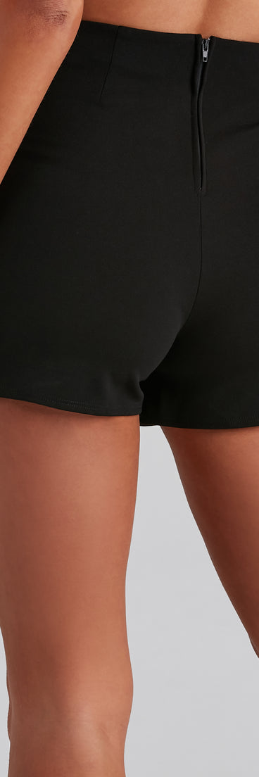 Classic Crepe Fitted Skort is a fire pick to create 2023 festival outfits, concert dresses, outfits for raves, or to complete your best party outfits or clubwear!