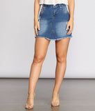 Essential Distressed Denim Skirt is a trendy pick to create 2023 festival outfits, festival dresses, outfits for concerts or raves, and complete your best party outfits!