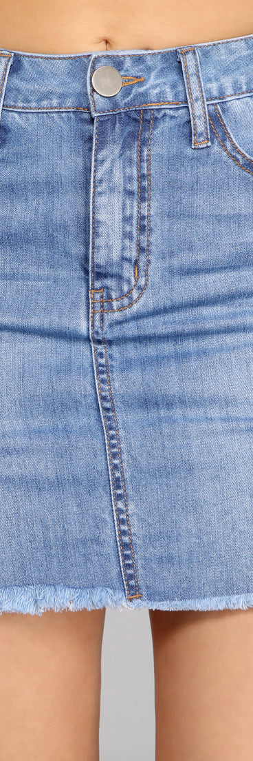 High-Rise Destructed Mini Skirt provides a stylish start to creating your best summer outfits of the season with on-trend details for 2023!