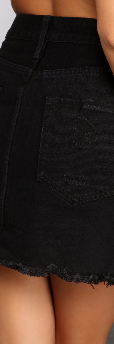 Stylish Motives Denim Mini Skirt provides a stylish start to creating your best summer outfits of the season with on-trend details for 2023!