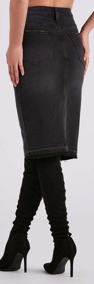 Ayla Midi Slit Skirt By Windsor Denim is a fire pick to create 2023 festival outfits, concert dresses, outfits for raves, or to complete your best party outfits or clubwear!