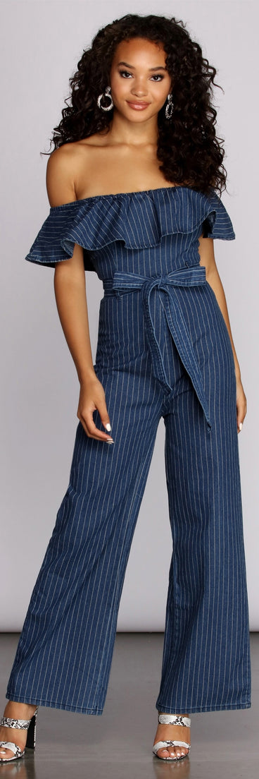 Show Your Stripes Jumpsuit will help you dress the part in stylish holiday party attire, an outfit for a New Year’s Eve party, & dressy or cocktail attire for any event.