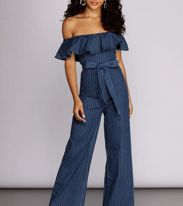 Show Your Stripes Jumpsuit will help you dress the part in stylish holiday party attire, an outfit for a New Year’s Eve party, & dressy or cocktail attire for any event.