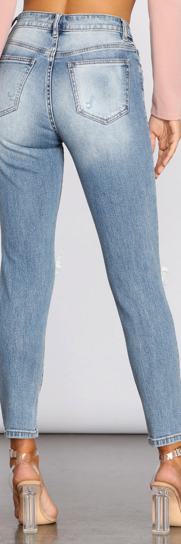 Tobi Super High Waist Destructed Mom Jeans provides a stylish start to creating your best summer outfits of the season with on-trend details for 2023!