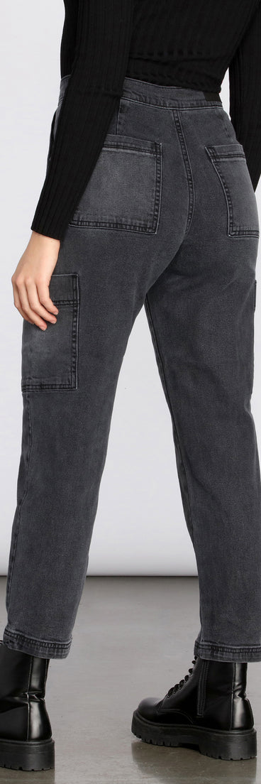 Casual Cutie Cargo Style Pants provides a stylish start to creating your best summer outfits of the season with on-trend details for 2023!