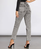 High Rise Acid Wash Skinny Jeans provides a stylish start to creating your best summer outfits of the season with on-trend details for 2023!